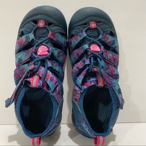 Keen Newport H2 Waterproof Closed Toe Heel Sandal Youth Size 4/Women Size 6